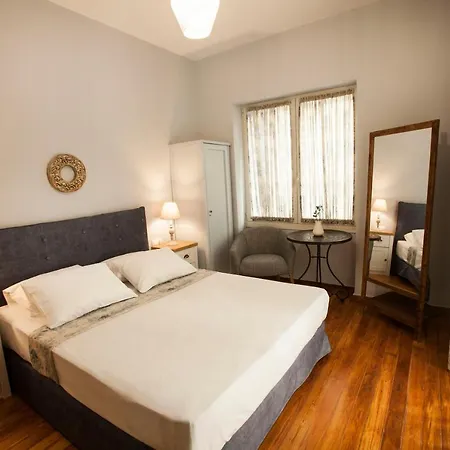 Lovely 1st Fl. Apt, With Balcony In Pagrati Atény