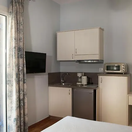 Lovely 1st Fl. Apt, With Balcony In Pagrati Atény